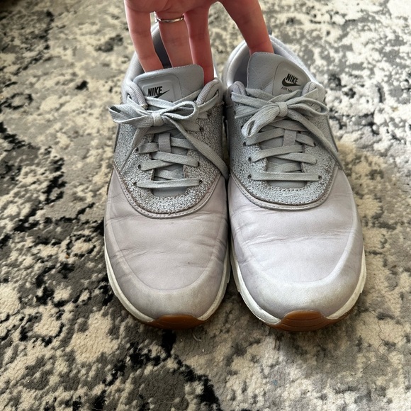 Nike grey sneakers - Picture 2 of 5